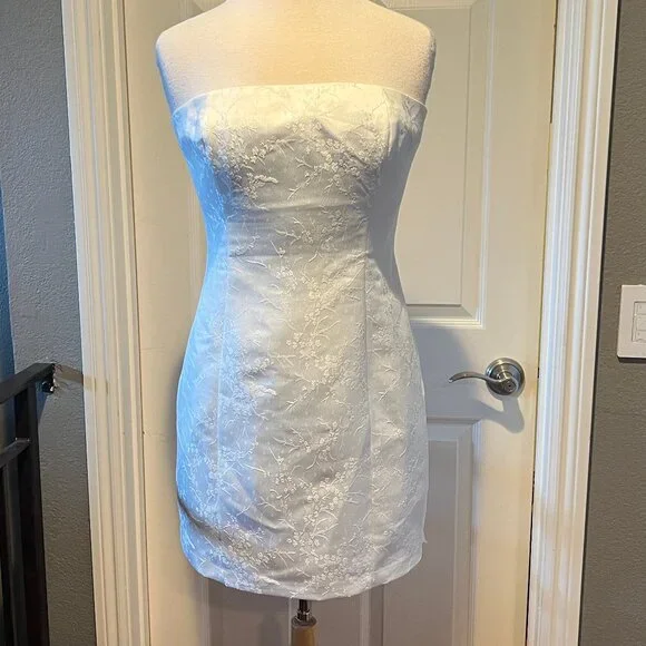 REFORMATION Gabby Floral Jacquard Minidress (new w/ flaw) Sz. 8 - Picture 3 of 9